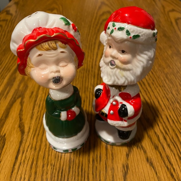 Mr&Mrs.Claus Bobble Heads - Picture 4 of 14
